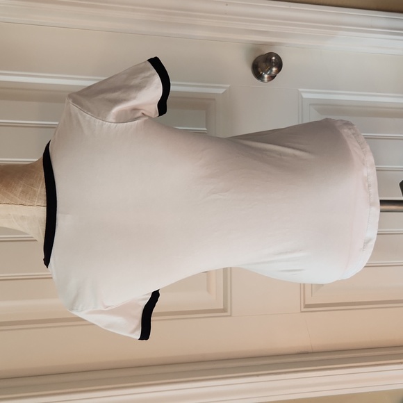 Good Vibes Graphic T-shirt - Picture 2 of 6